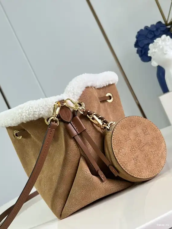 BELLA LOUIS VUITTON 0427